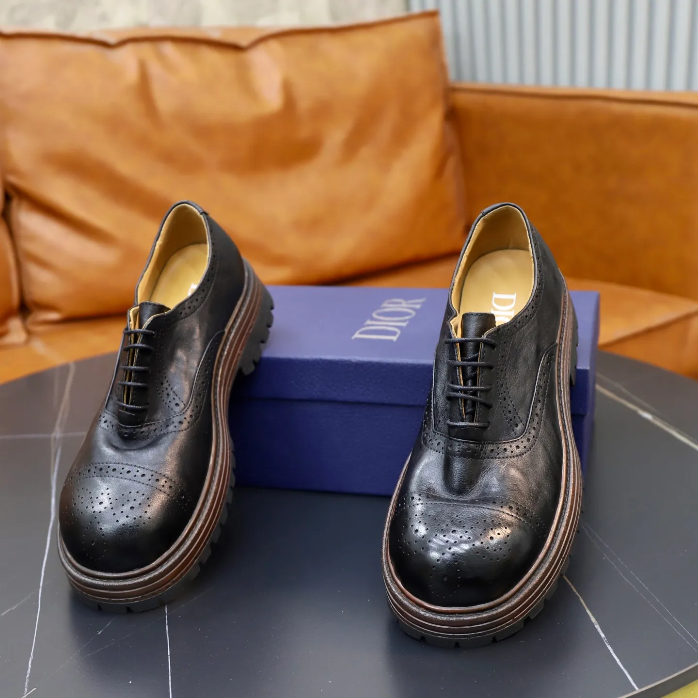 Ex-factory price: 520💰 [Dior] Dior's new casual men's shoes are launched in Hong Kong counters. Official website 1:1 production. Italian washed cowhide + water-dyed leather lining. Designed by European and American masters. Perfect shape to create counter quality, solid color rubber wear-resistant outsole and classic dazzling head! Super versatile and very comfortable. High-end without losing taste, fashionable and novel! ! Absolute focus! 3 colors available! Code number 38-45